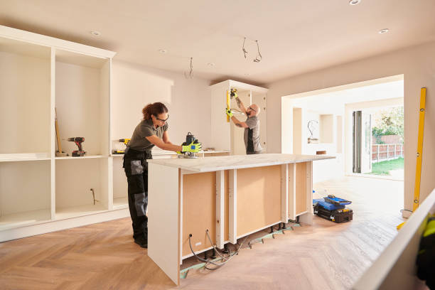 kitchen fitters installing some cabinets reforma-mad-1